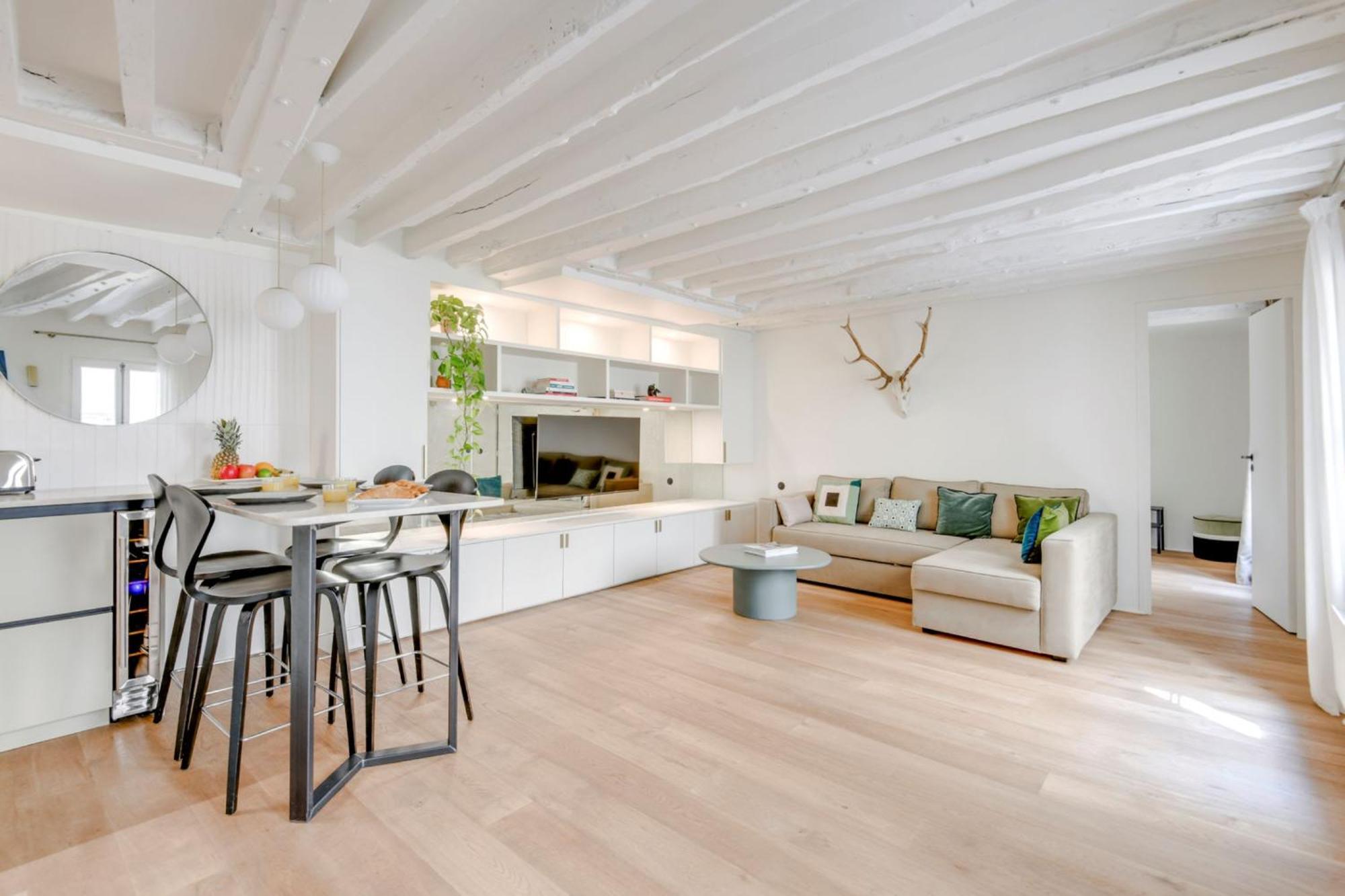 La Seine & Saint Germain - 2br - Cityapartmentstay Parigi
